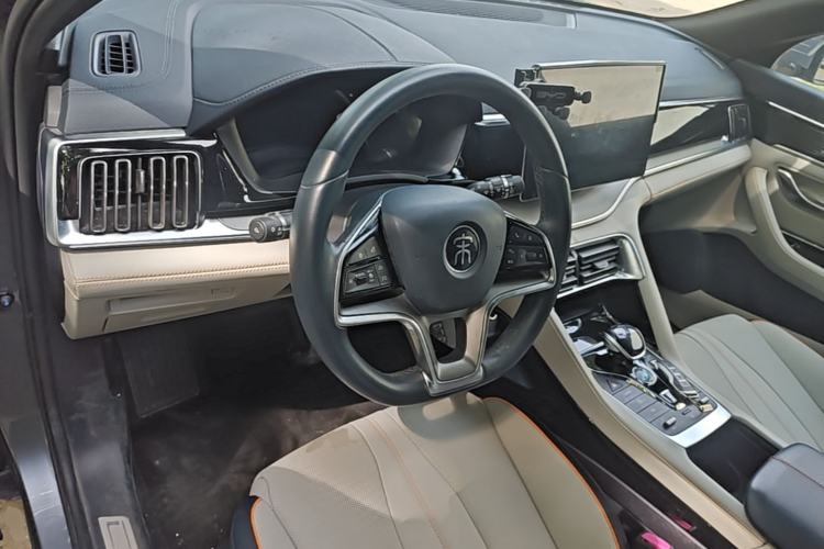 Used BYD Song PLUS New Energy 2021 DM-i 110KM Flagship PLUS Center Console