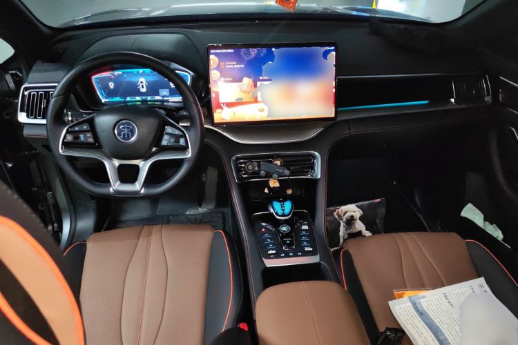 Used BYD Song PLUS New Energy 2021 DM-i 100KM Four-Wheel Drive Flagship PLUS Center Console