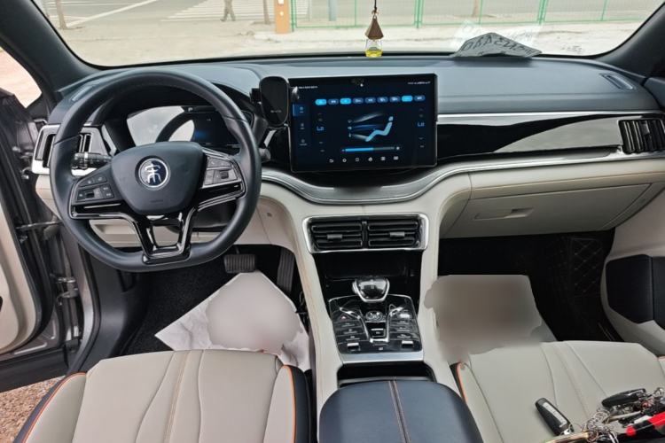 Used BYD Song PLUS New Energy 2021 DM-i 110KM Flagship Model Center Console