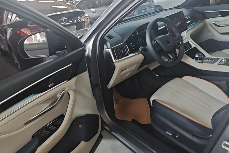 Used BYD Song PLUS New Energy 2021 DM-i 110KM Flagship Model Driver Seat