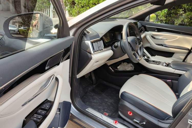 Used BYD Song PLUS New Energy 2021 DM-i 110KM Flagship Model Driver Seat