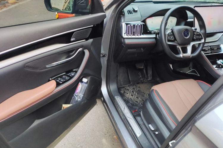 Used BYD Song PLUS New Energy 2021 DM-i 100KM Four-Wheel Drive Flagship PLUS Driver Seat
