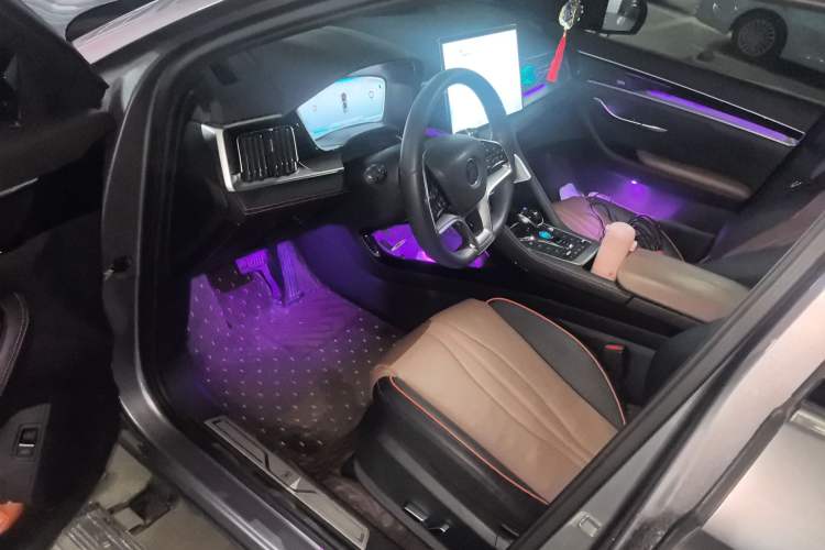 Used BYD Song PLUS New Energy 2021 DM-i 100KM Four-Wheel Drive Flagship PLUS Driver Seat