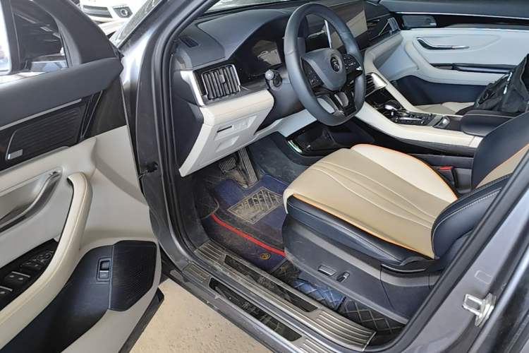 Used BYD Song PLUS New Energy 2021 DM-i 110KM Flagship Model Driver Seat
