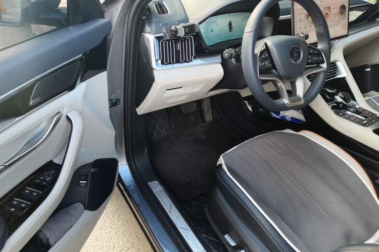 Used BYD Song PLUS New Energy 2021 DM-i 110KM Flagship PLUS 5G Edition Driver Seat