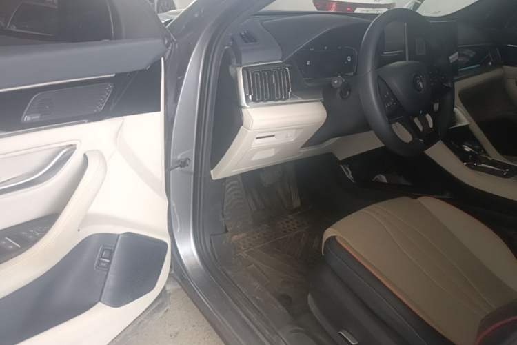 Used BYD Song PLUS New Energy 2021 DM-i 110KM Flagship Model Driver Seat