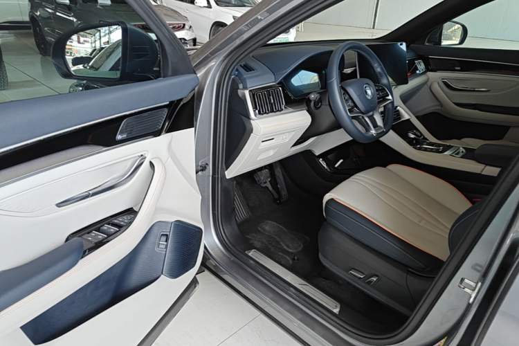 Used BYD Song PLUS New Energy 2021 DM-i 110KM Flagship Model Driver Seat
