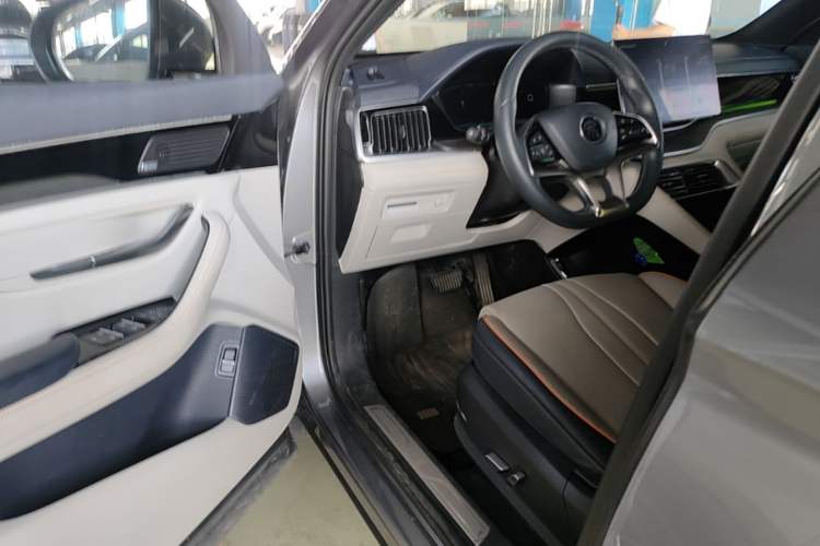 Used BYD Song PLUS New Energy 2021 DM-i 110KM Flagship PLUS Driver Seat