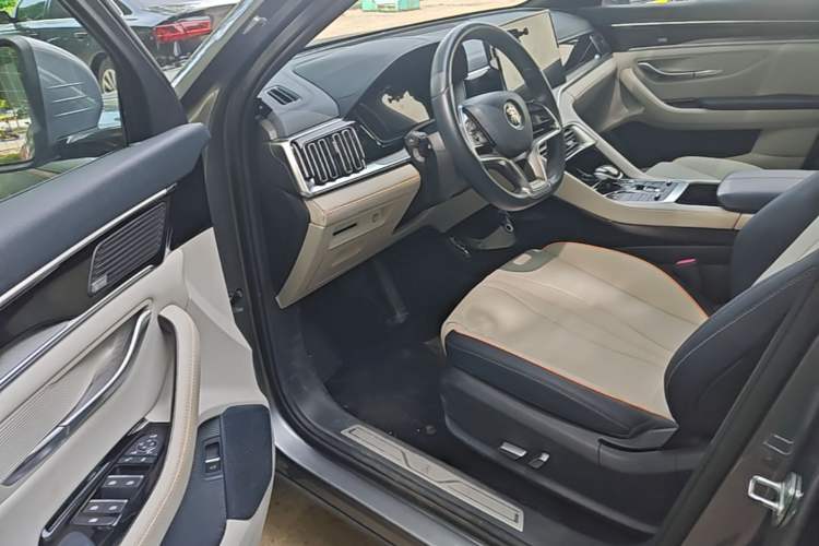 Used BYD Song PLUS New Energy 2021 DM-i 110KM Flagship PLUS Driver Seat