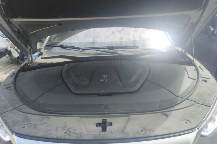 Used BYD Song PLUS New Energy 2021 DM-i 100KM Four-Wheel Drive Flagship PLUS Engine Bay