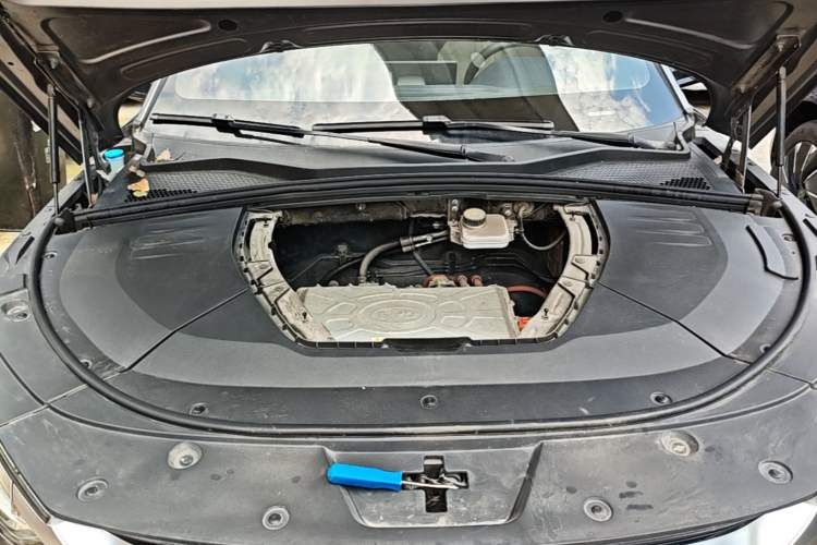 Used BYD Song PLUS New Energy 2021 EV Flagship Model Engine Bay
