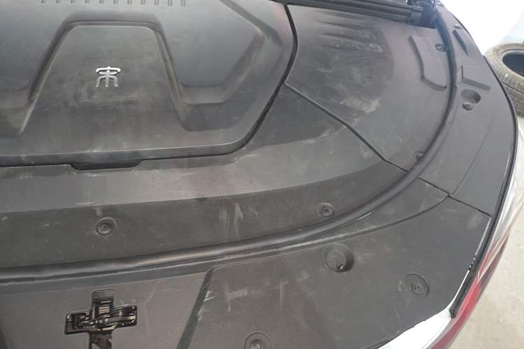 Used BYD Song PLUS New Energy 2021 EV Deluxe Model Engine Bay Left