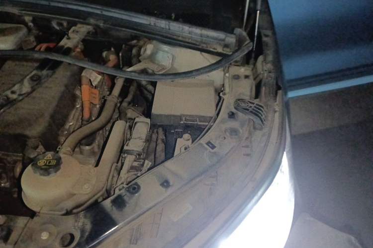 Used BYD Song PLUS New Energy 2021 DM-i 100KM Four-Wheel Drive Flagship PLUS Engine Bay Left