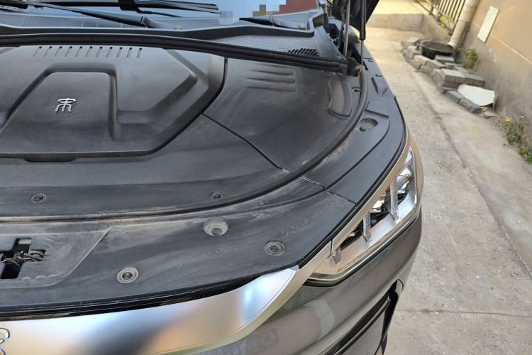 Used BYD Song PLUS New Energy 2021 EV Flagship Model Engine Bay Left