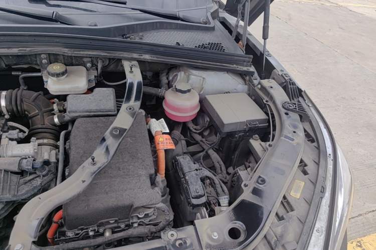 Used BYD Song PLUS New Energy 2021 DM-i 51KM Prestige Model Engine Bay Left