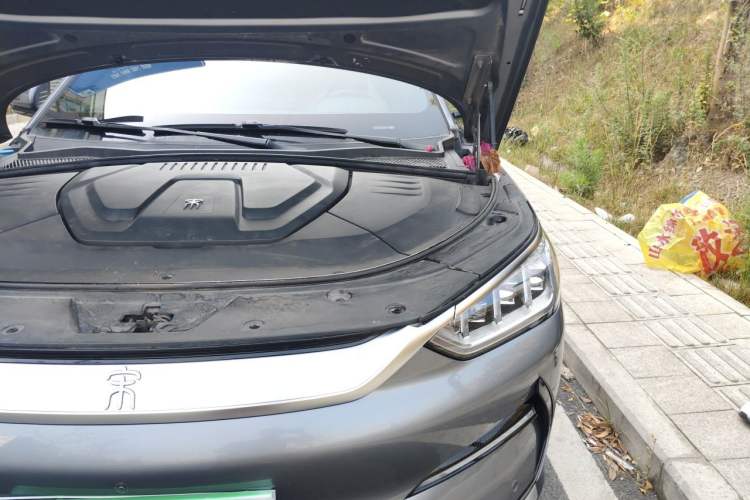 Used BYD Song PLUS New Energy 2021 EV Deluxe Model Engine Bay Left