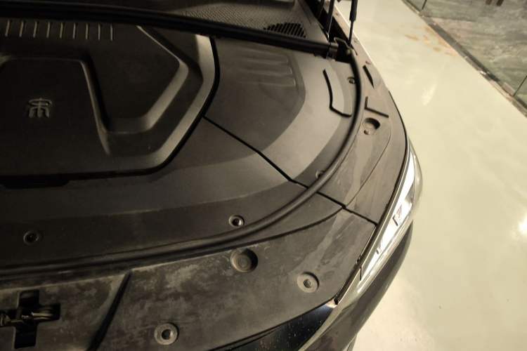 Used BYD Song PLUS New Energy 2021 EV Deluxe Model Engine Bay Left