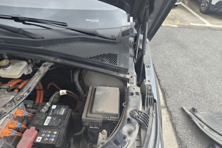 Used BYD Song PLUS New Energy 2021 EV Deluxe Model Engine Bay Left