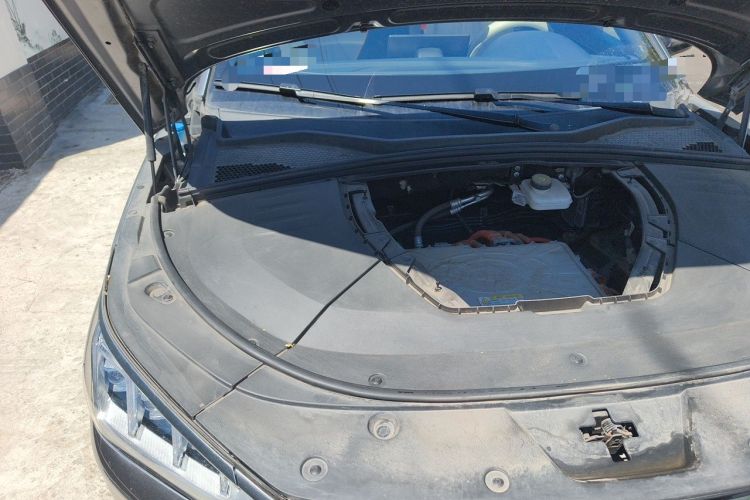 Used BYD Song PLUS New Energy 2021 EV Flagship Model Engine Bay Right