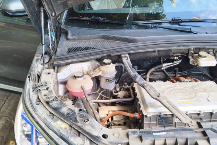 Used BYD Song PLUS New Energy 2021 EV Deluxe Model Engine Bay Right
