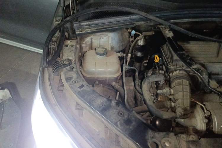 Used BYD Song PLUS New Energy 2021 DM-i 100KM Four-Wheel Drive Flagship PLUS Engine Bay Right