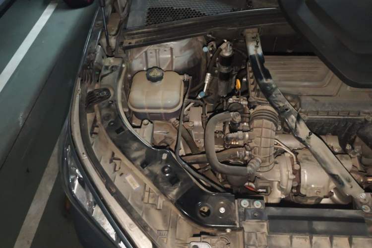 Used BYD Song PLUS New Energy 2021 DM-i 100KM Four-Wheel Drive Flagship PLUS Engine Bay Right