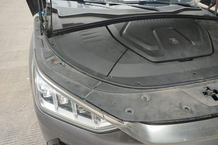 Used BYD Song PLUS New Energy 2021 EV Deluxe Model Engine Bay Right