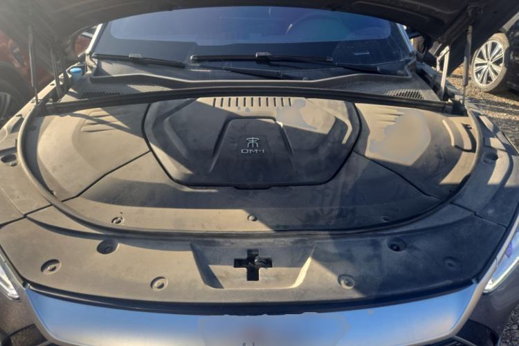 Used BYD Song PLUS New Energy 2021 DM-i 100KM Four-Wheel Drive Flagship PLUS Engine Bay