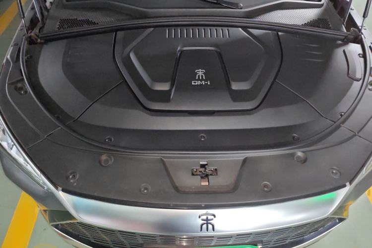 Used BYD Song PLUS New Energy 2021 DM-i 100KM Four-Wheel Drive Flagship PLUS Engine Bay