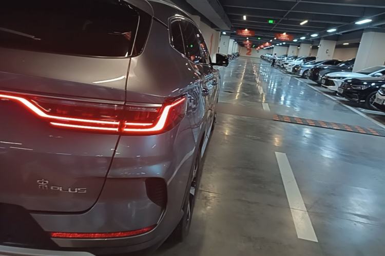 Used BYD Song PLUS New Energy 2021 EV Flagship Model Exterior 3