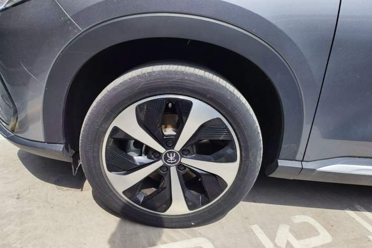 Used BYD Song PLUS New Energy 2021 EV Flagship Model Exterior 4