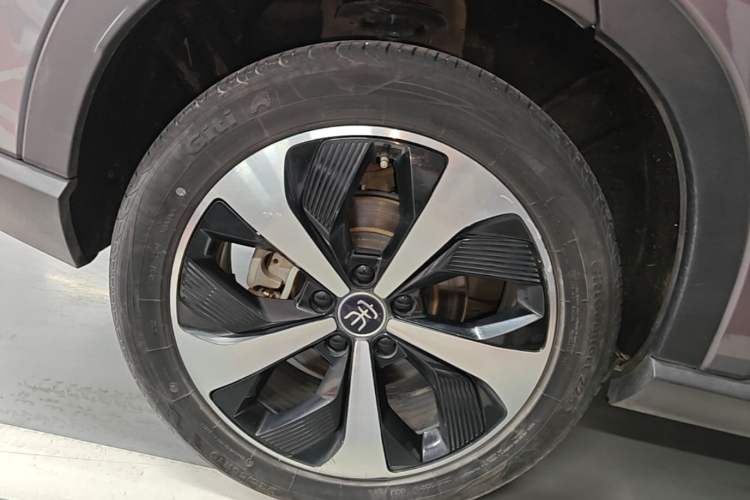 Used BYD Song PLUS New Energy 2021 EV Flagship Model Exterior 5