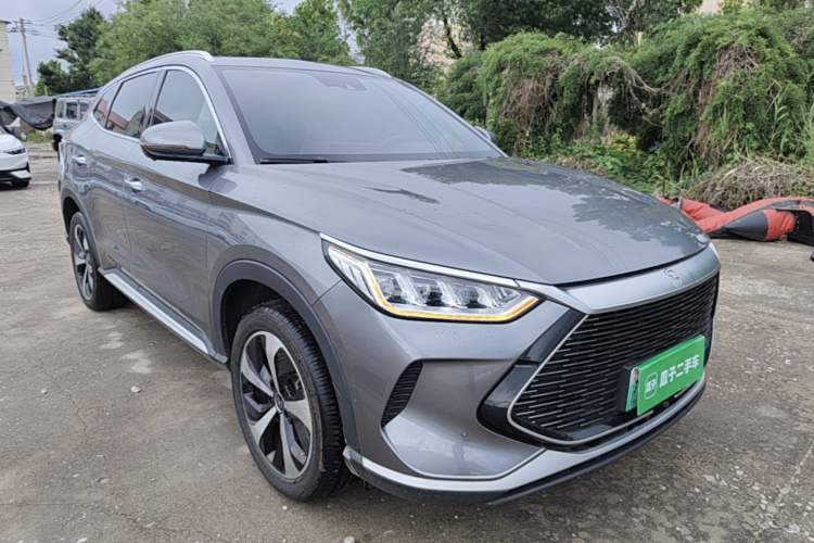 Used BYD Song PLUS New Energy 2021 DM-i 51KM Prestige Model Front Right 45 Deg