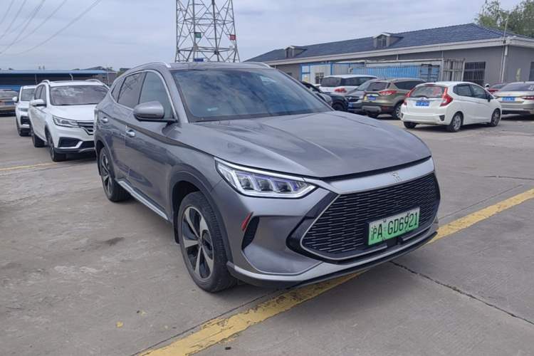 Used BYD Song PLUS New Energy 2021 DM-i 51KM Prestige Model Front Right 45 Deg