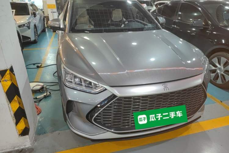 Used BYD Song PLUS New Energy 2021 DM-i 110KM Flagship Model Front Right 45 Deg