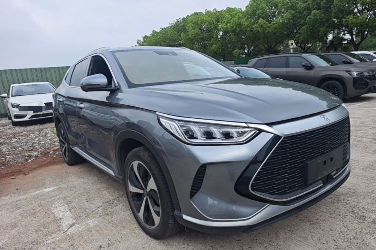 Used BYD Song PLUS New Energy 2021 DM-i 51KM Prestige Model Front Right 45 Deg