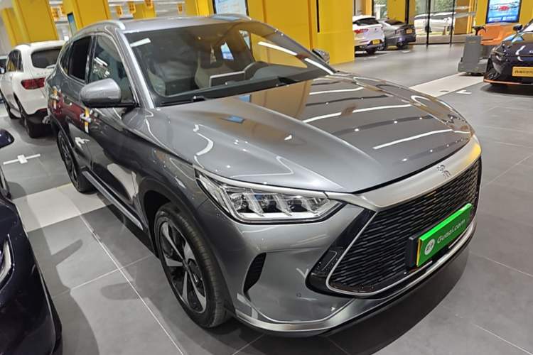 Used BYD Song PLUS New Energy 2021 DM-i 51KM Prestige Model Front Right 45 Deg