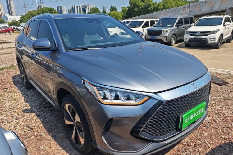 Used BYD Song PLUS New Energy 2021 DM-i 51KM Prestige Model Front Right 45 Deg