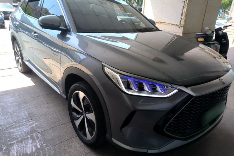 Used BYD Song PLUS New Energy 2021 DM-i 51KM Prestige Model Front Right 45 Deg