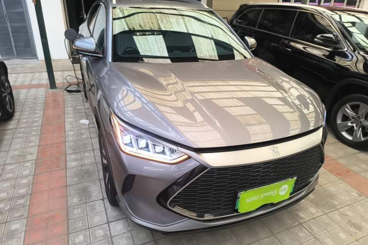 Used BYD Song PLUS New Energy 2021 DM-i 51KM Prestige Model Front Right 45 Deg