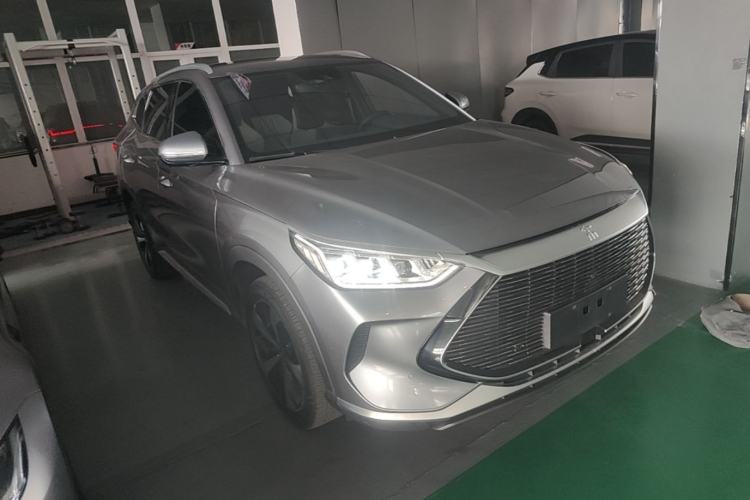 Used BYD Song PLUS New Energy 2021 DM-i 51KM Prestige Model Front Right 45 Deg