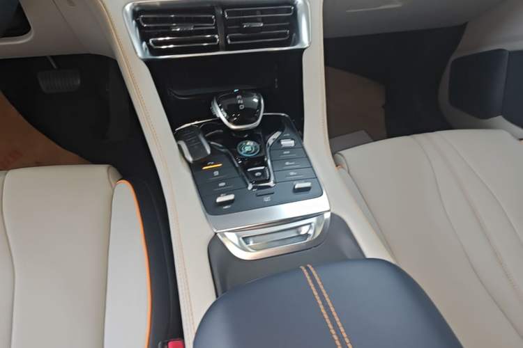 Used BYD Song PLUS New Energy 2021 DM-i 110KM Flagship Model Gear Lever