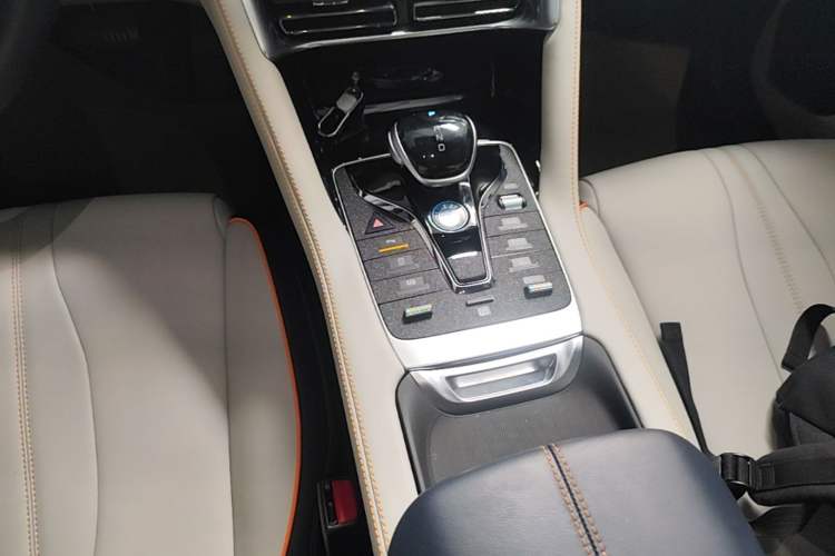 Used BYD Song PLUS New Energy 2021 DM-i 110KM Flagship Model Gear Lever