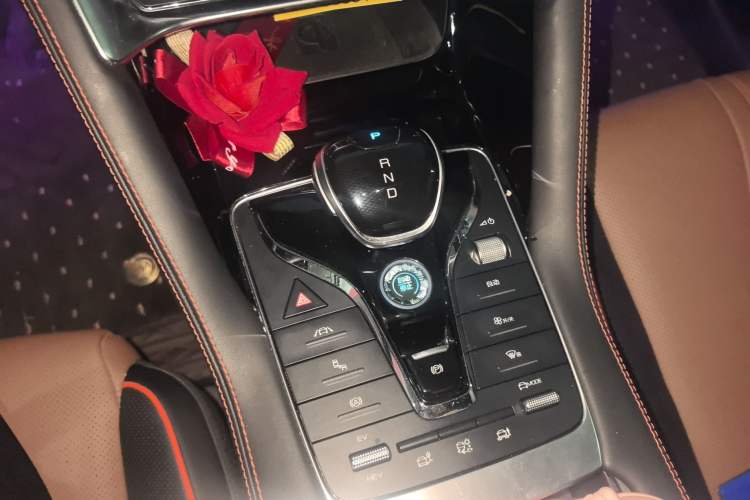 Used BYD Song PLUS New Energy 2021 DM-i 100KM Four-Wheel Drive Flagship PLUS Gear Lever