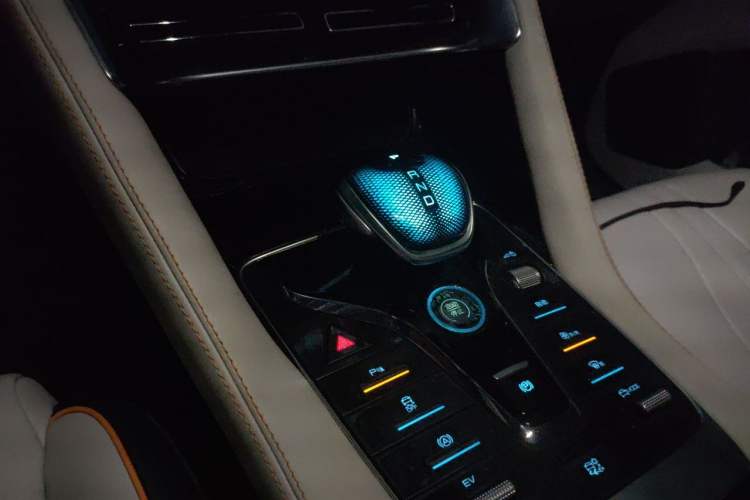 Used BYD Song PLUS New Energy 2021 DM-i 110KM Flagship Model Gear Lever