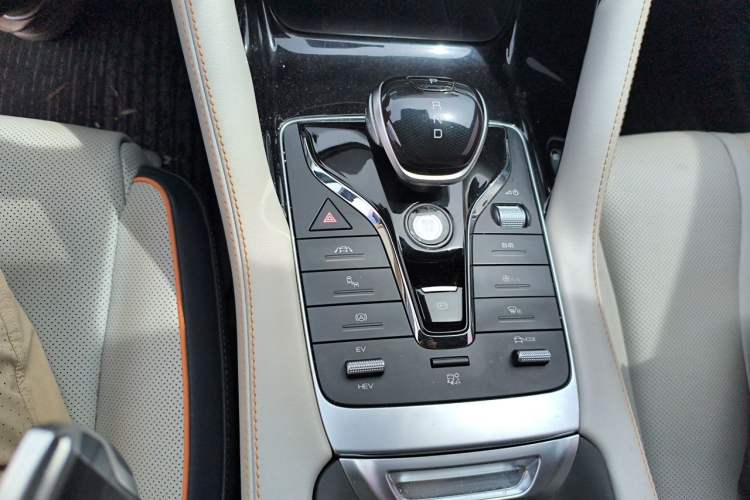 Used BYD Song PLUS New Energy 2021 DM-i 51KM Prestige Model Gear Lever