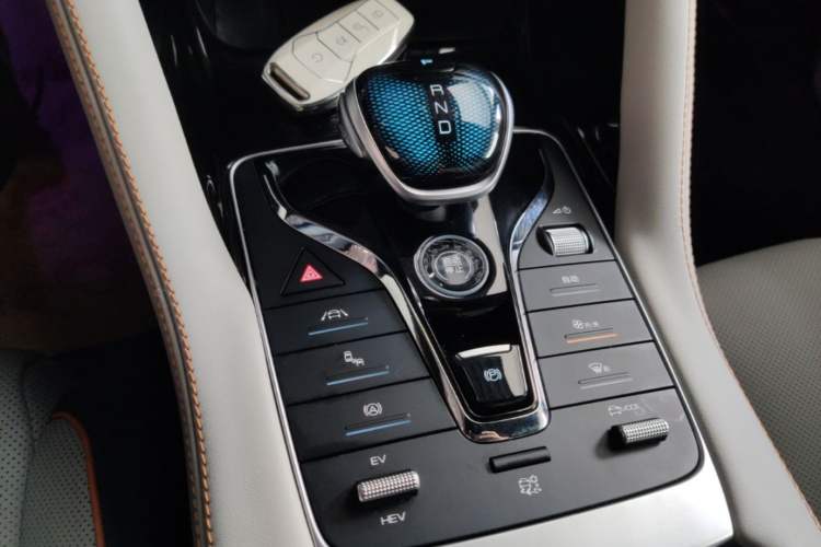 Used BYD Song PLUS New Energy 2021 DM-i 110KM Flagship PLUS Gear Lever