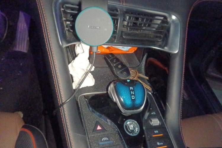 Used BYD Song PLUS New Energy 2021 DM-i 100KM Four-Wheel Drive Flagship PLUS Gear Lever
