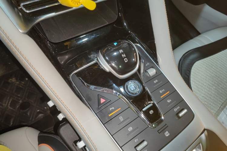 Used BYD Song PLUS New Energy 2021 DM-i 110KM Flagship Model Gear Lever