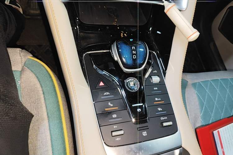 Used BYD Song PLUS New Energy 2021 DM-i 110KM Flagship PLUS 5G Edition Gear Lever